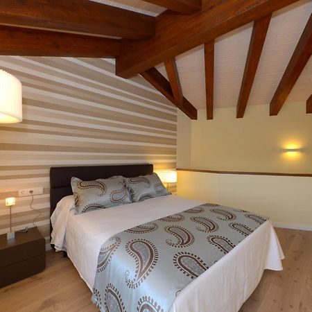 Apartamentos El Palacete De Аїнса Екстер'єр фото