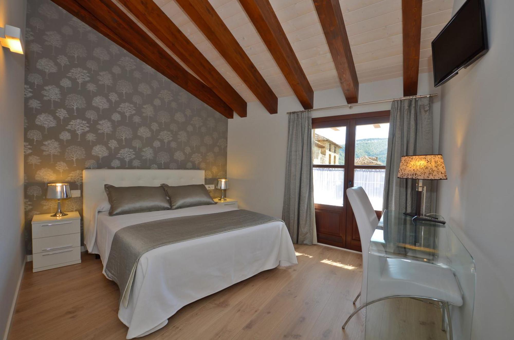 Apartamentos El Palacete De Аїнса Екстер'єр фото